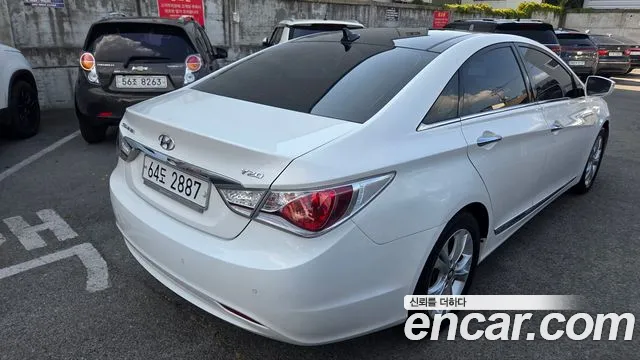 Hyundai Sonata 2011 thumb 8