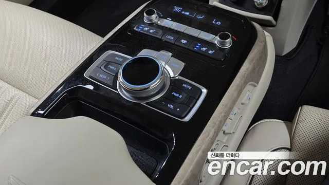 Genesis G90 2020 thumb 12