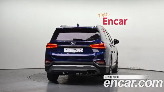 Hyundai Santa Fe 2019 thumb 2