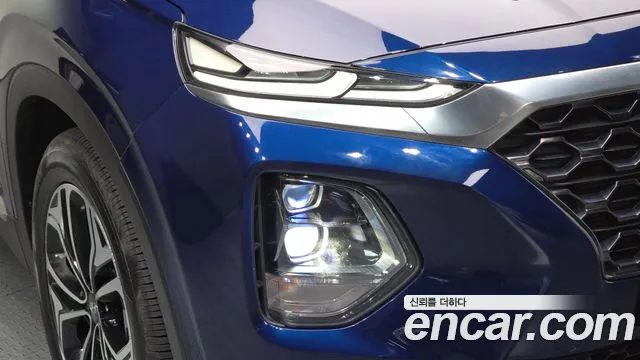 Hyundai Santa Fe 2019 thumb 3