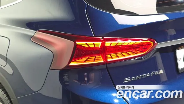 Hyundai Santa Fe 2019 thumb 7