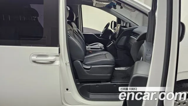 Hyundai Staria 2022 thumb 6
