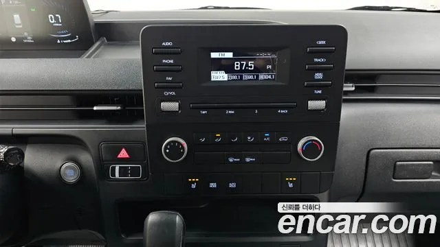 Hyundai Staria 2022 thumb 2