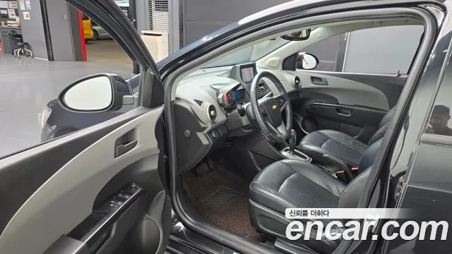 Chevrolet Aveo 2014 thumb 2