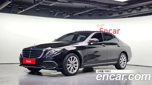 Mercedes-Benz E-Class 2019 thumb 9