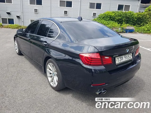 BMW 5 серии 2015 thumb 4