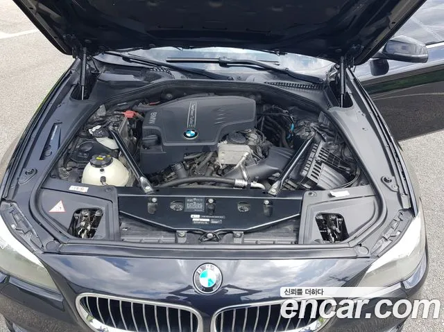 BMW 5 серии 2015 thumb 2
