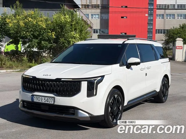 Kia Carnival 2024 thumb 3
