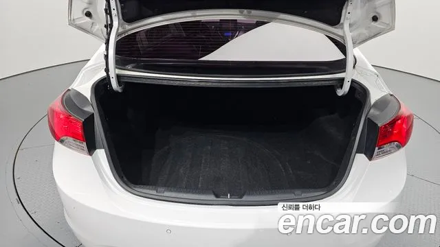 Hyundai Avante 2011 thumb 2