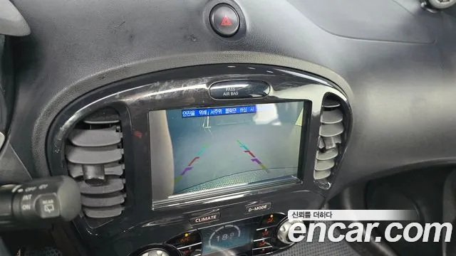Nissan Juke 2014 thumb 12