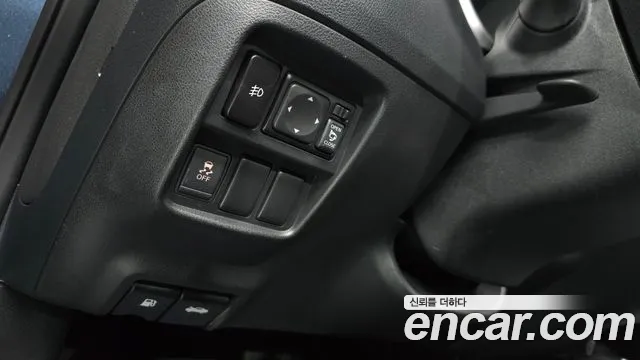 Nissan Juke 2014 thumb 8