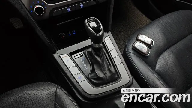 Hyundai Avante 2016 thumb 4