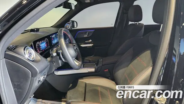 Mercedes-Benz GLB 2025 thumb 4