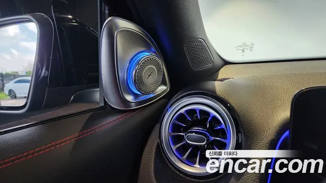 Mercedes-Benz GLB 2025 thumb 12