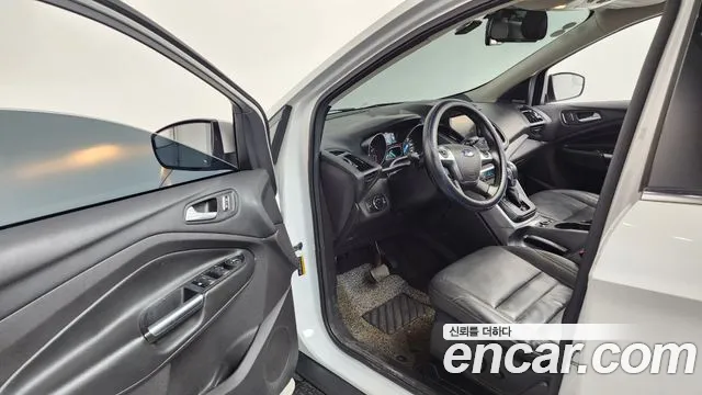 Ford Escape 2015 thumb 10