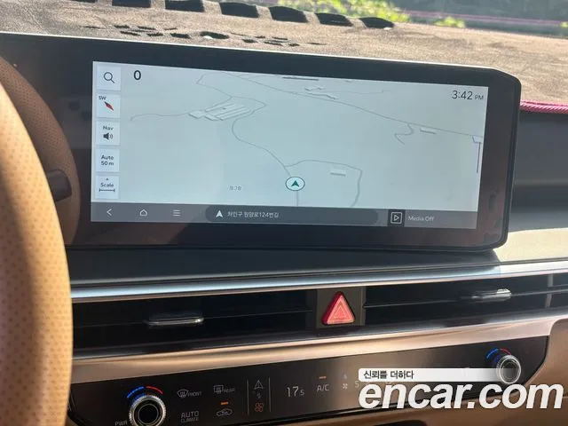 Kia Sorento 2023 thumb 4
