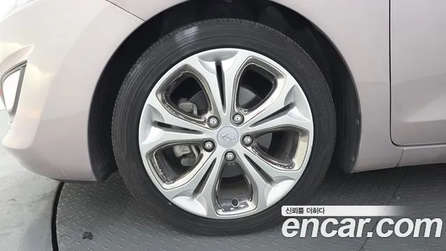 Hyundai i30 2012 thumb 6
