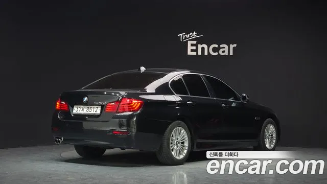 BMW 5 серии 2015 thumb 4