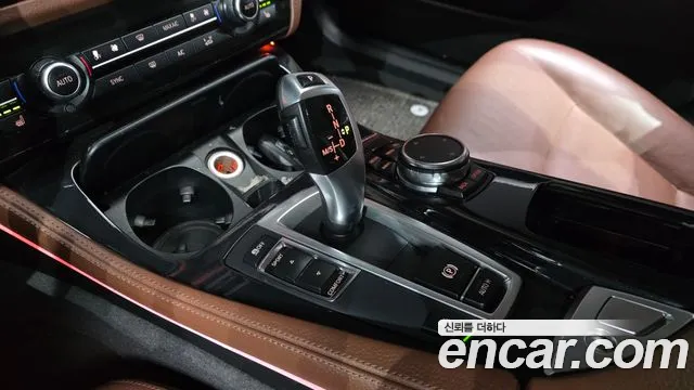 BMW 5 серии 2015 thumb 12