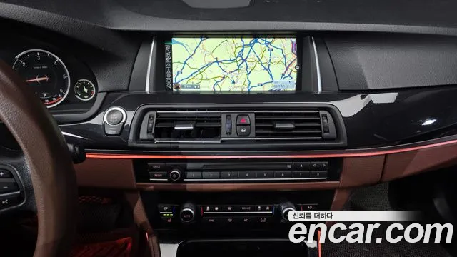 BMW 5 серии 2015 thumb 5