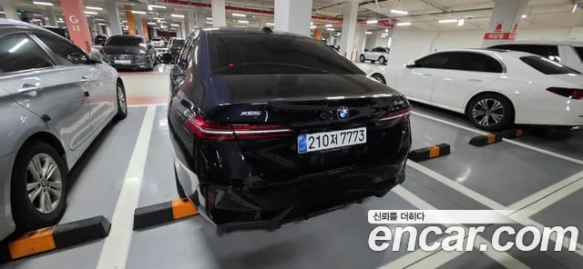 BMW 5 серии 2025 thumb 2