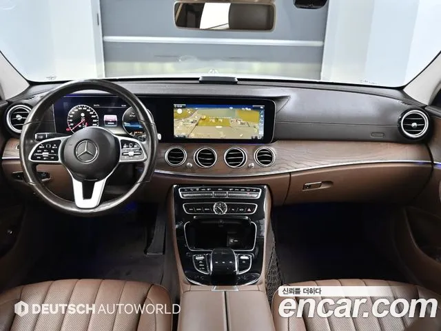 Mercedes-Benz E-Class 2018 thumb 11
