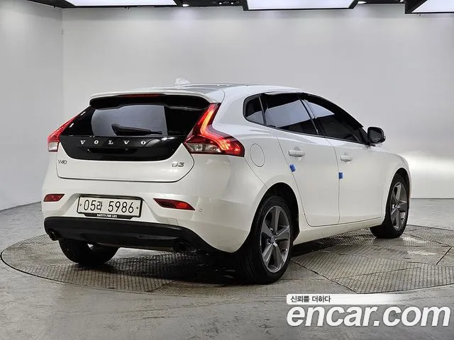 Volvo V40 2018 thumb 9