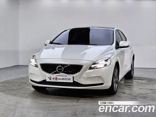 Volvo V40 2018 thumb 3