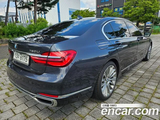 BMW 7 серии 2016 thumb 12