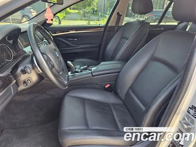 BMW 5 серии 2016 thumb 6