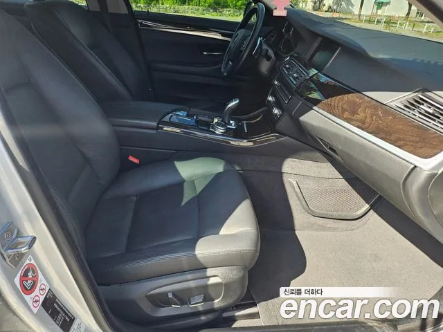 BMW 5 серии 2016 thumb 12