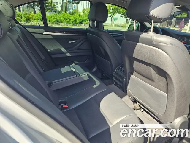 BMW 5 серии 2016 thumb 2