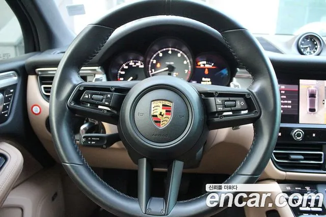 Porsche Macan 2022 thumb 3