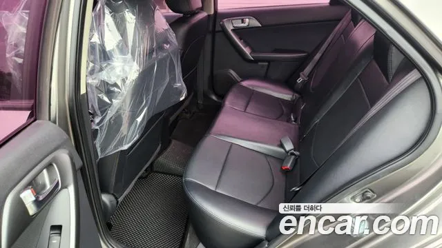 Kia Carens 2012 thumb 7
