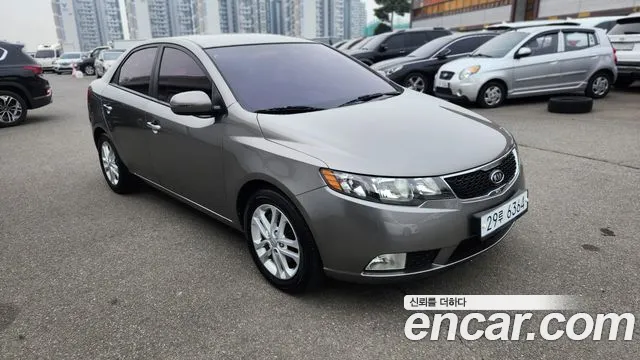 Kia Carens 2012 thumb 8