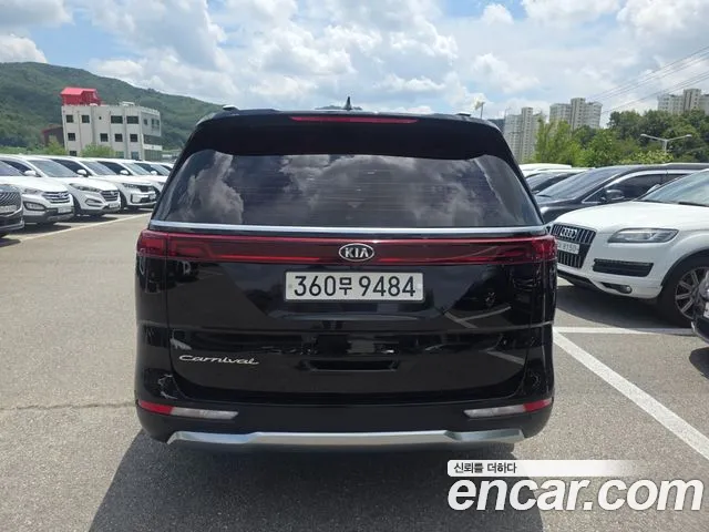 Kia Carnival 2021 thumb 6