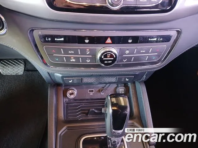 KG_Mobility_Ssangyong Rexton 2018 thumb 8