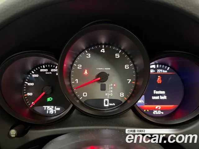 Porsche Macan 2017 thumb 2