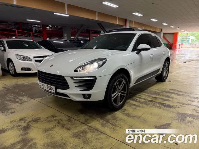 Porsche Macan 2017 thumb 3