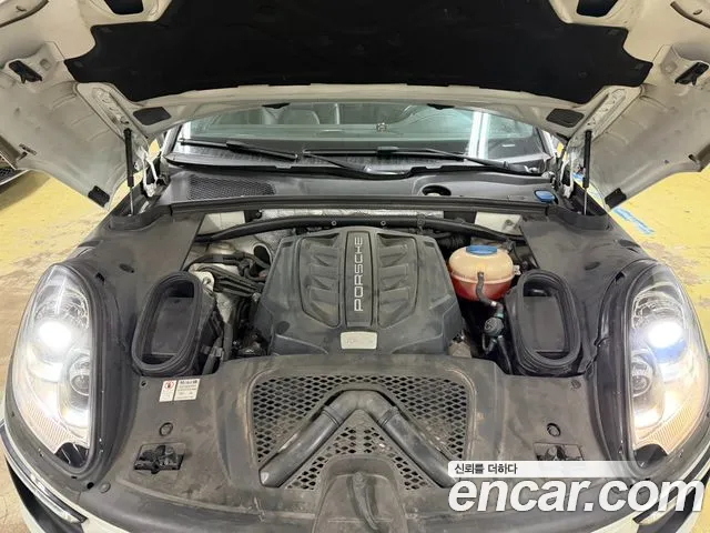 Porsche Macan 2017 thumb 4