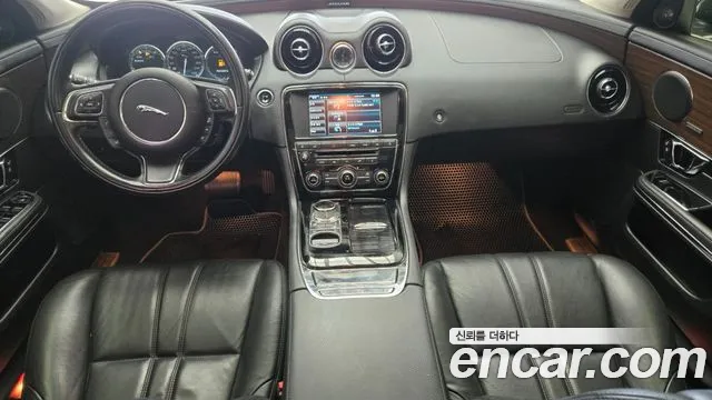 Jaguar XJ 2015 thumb 4
