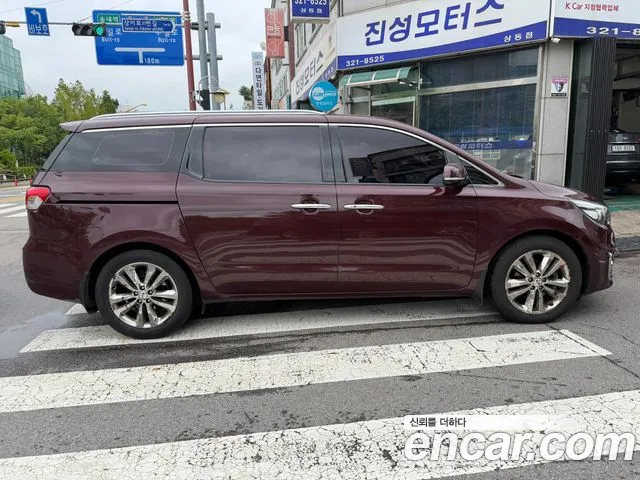 Kia Carnival 2016 thumb 8