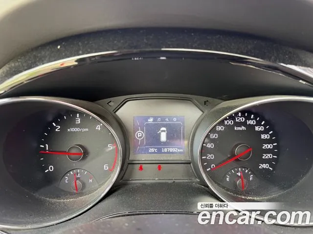 Kia Carnival 2016 thumb 9