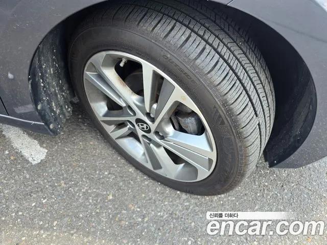 Hyundai Avante 2017 thumb 8