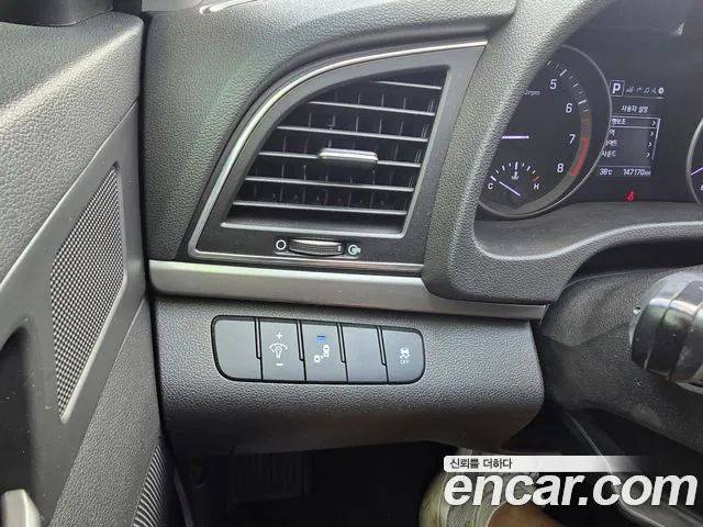 Hyundai Avante 2017 thumb 10