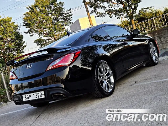 Hyundai Genesis 2011 thumb 3