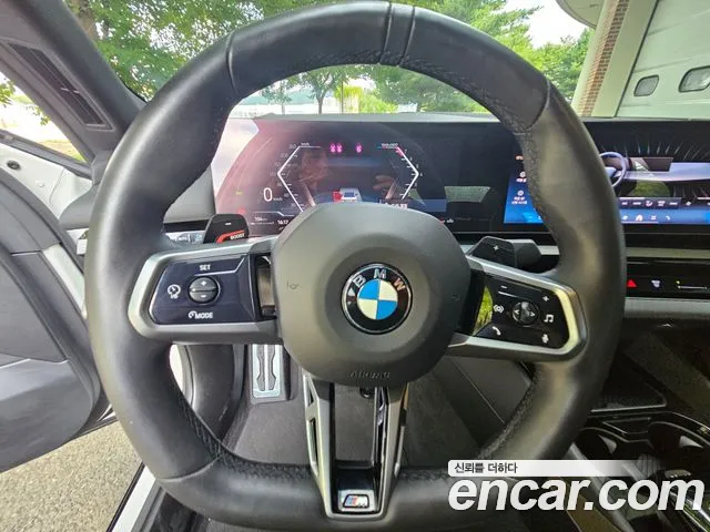 BMW 5 серии 2024 thumb 12