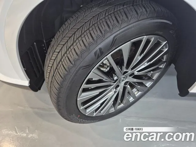 Lexus RX 2025 thumb 3