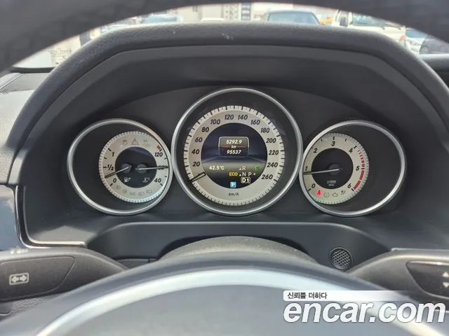 Mercedes-Benz E-Класс 2015 thumb 2