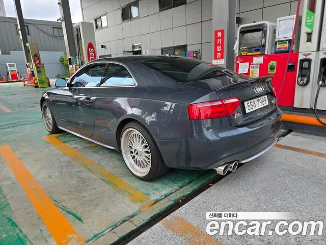 Audi S5 2009 thumb 10